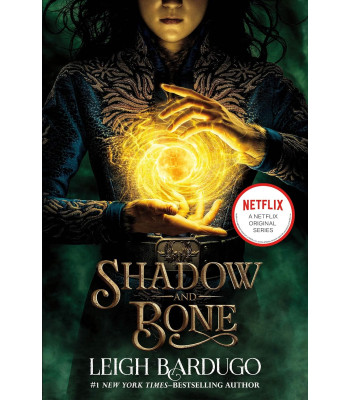 Shadow and Bone (The Shadow and Bone Trilogy #1) by Leigh Bardugo - Paperback