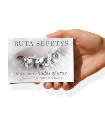 Between Shades of Gray (Penguin Minis) by Ruta Sepetys - Hardback